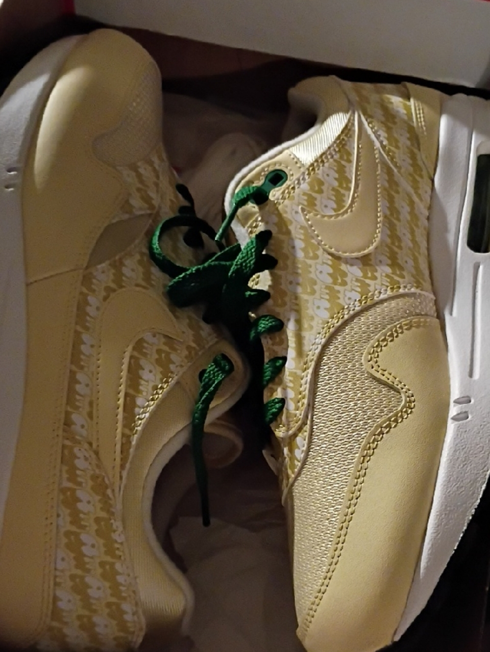 Nike Pale Yellow Patterned Air Max with Green Laces